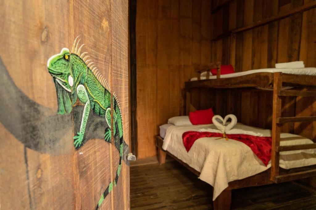 Hostel Rustico Marabi Tárcoles Buitenkant foto