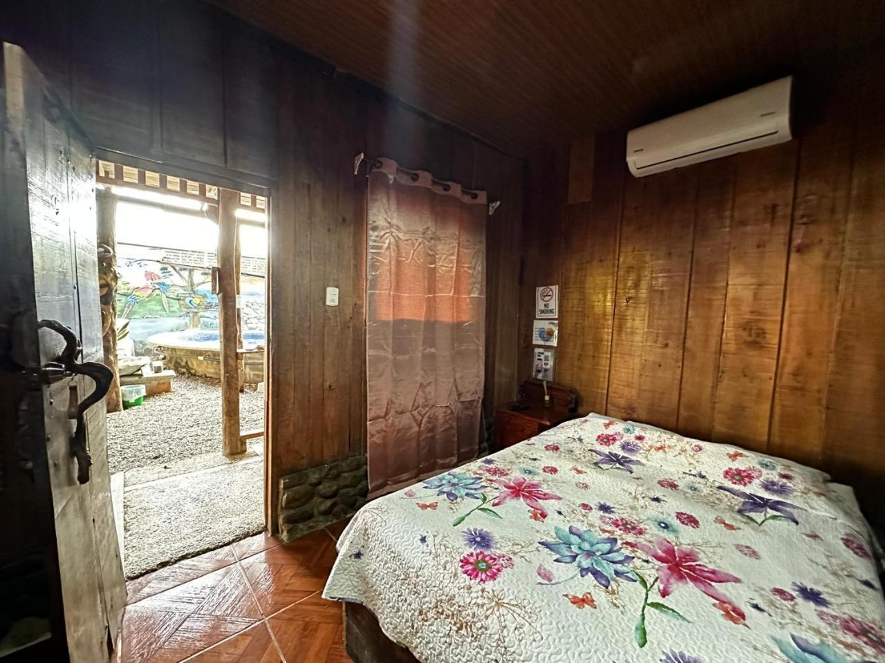 Hostel Rustico Marabi Tárcoles Buitenkant foto
