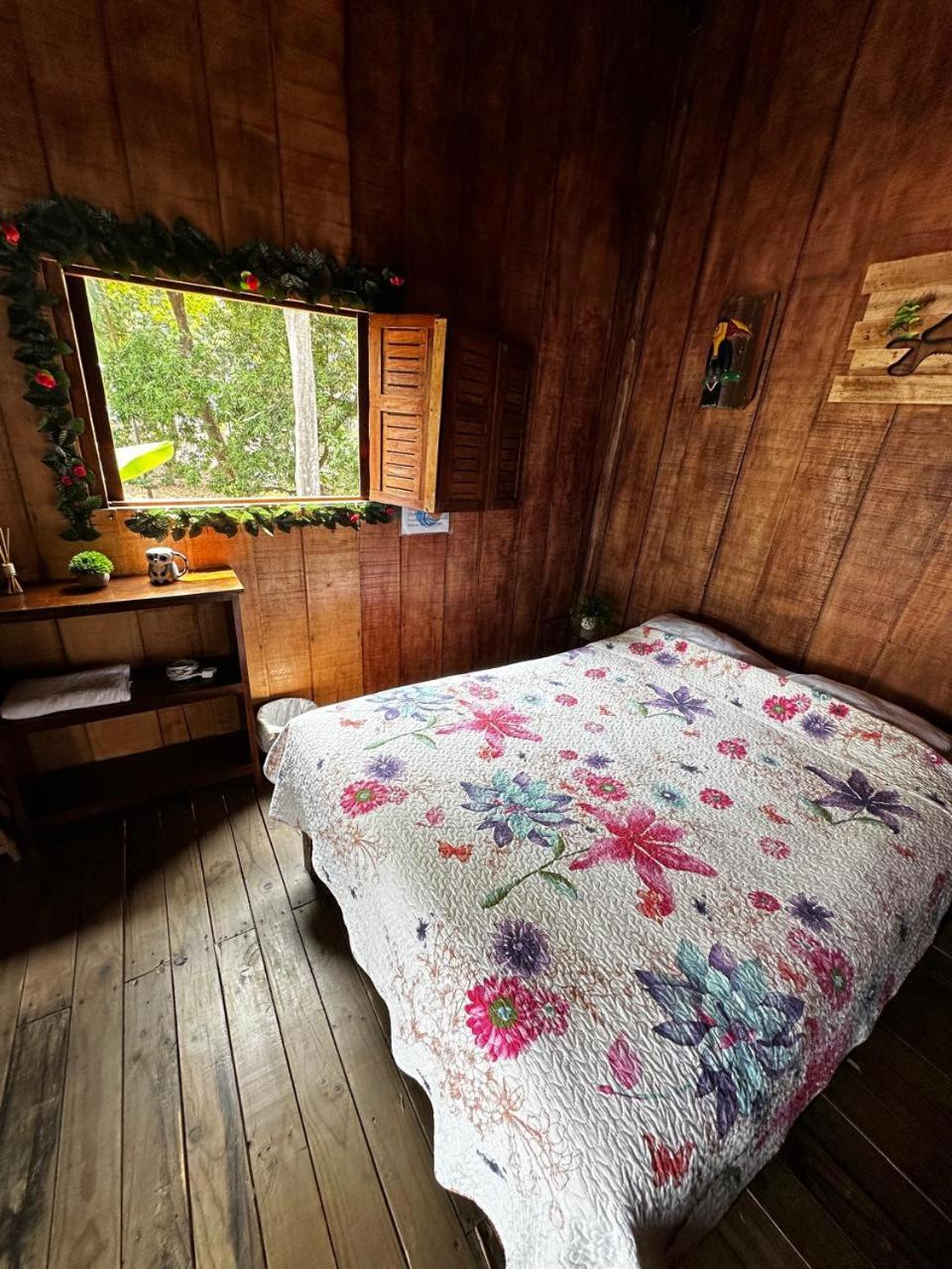 Hostel Rustico Marabi Tárcoles Buitenkant foto
